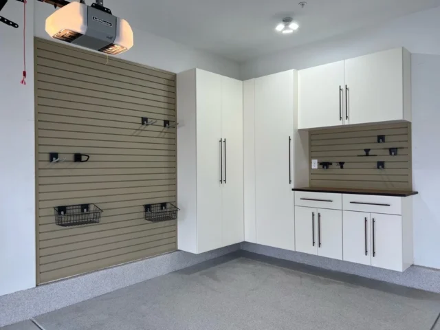 aw with desert stone image